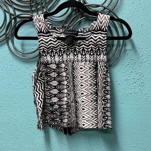 Socialite Black and White Geometric Crop Top